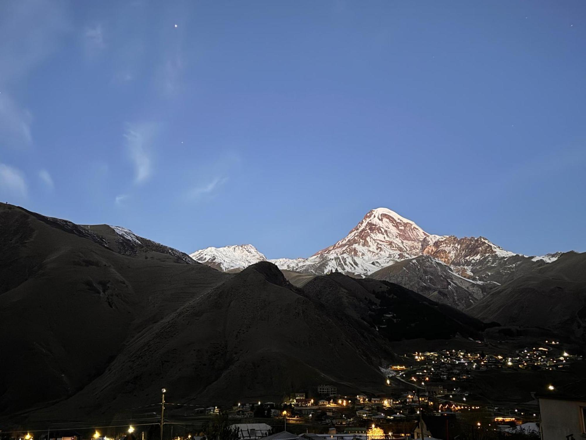 Family Hotel 7 Sisters Kazbegi Kültér fotó