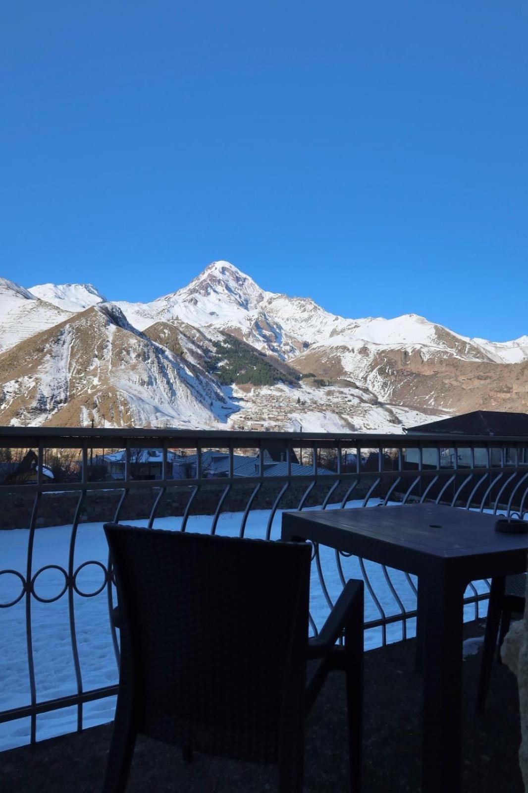 Family Hotel 7 Sisters Kazbegi Kültér fotó